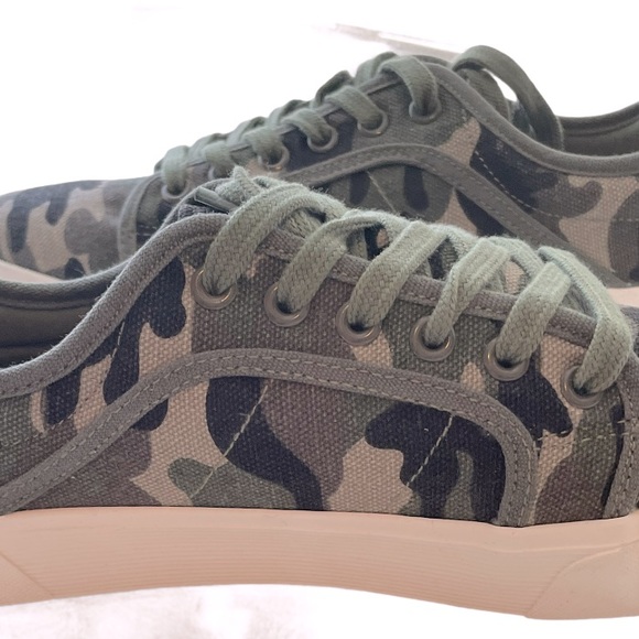 Rocket Dog Esme Soldier Camo Sneaker - Picture 6 of 8